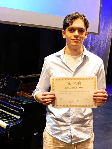 A DDC a Tehetségekért ösztöndíjprogram és a "Király-diák"